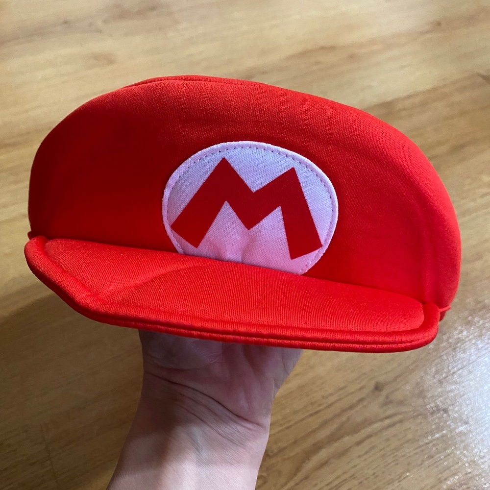 Super Mario hat
